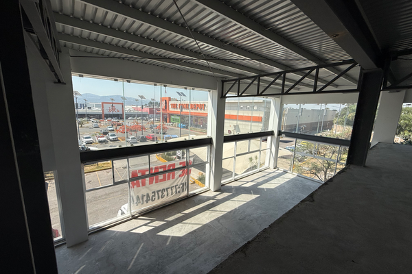 Local Comercial 160 m2 - Plaza Jiutepec